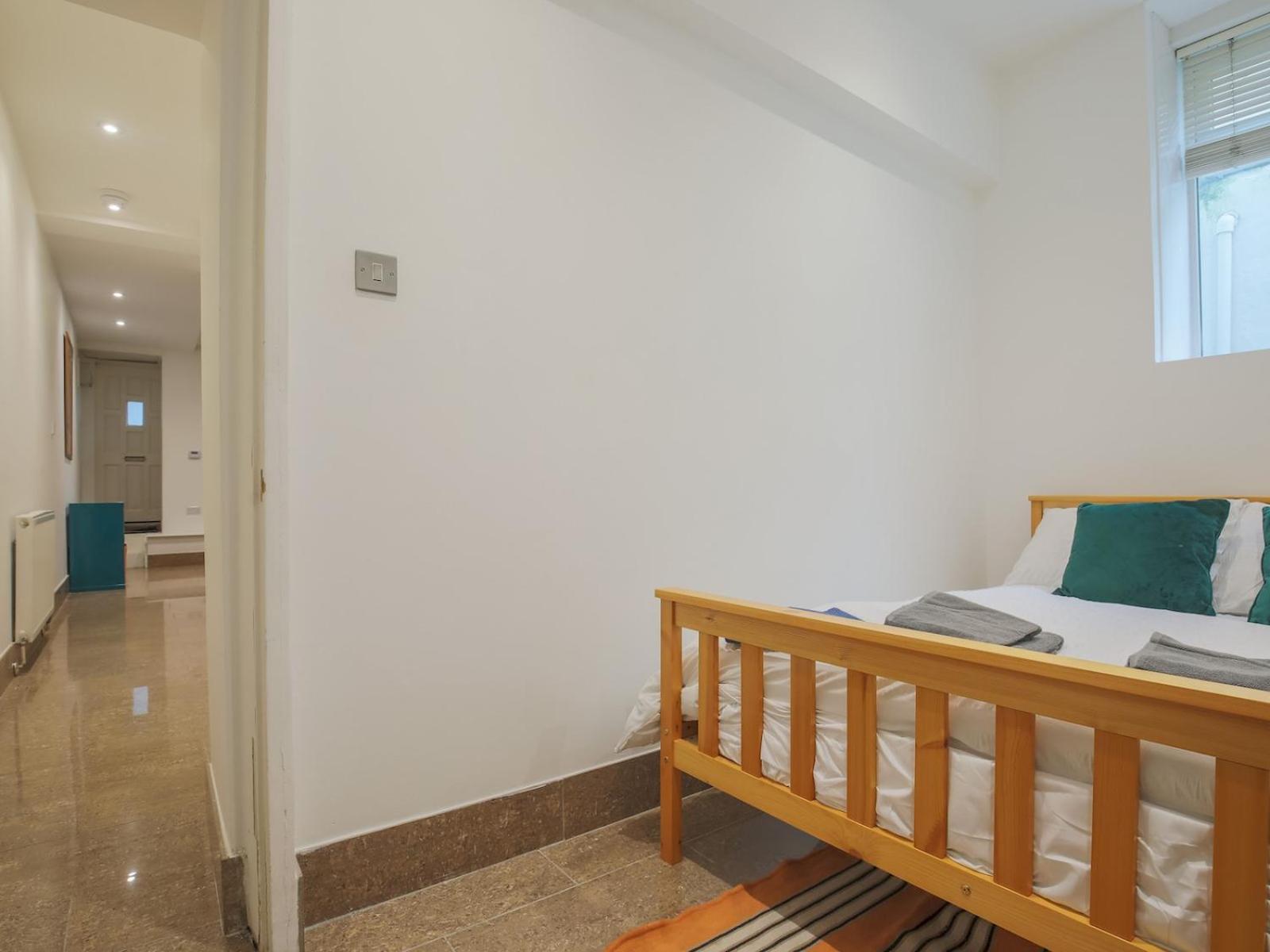 Apartment Pass The Keys Stylish Flat - 20 Mins From
